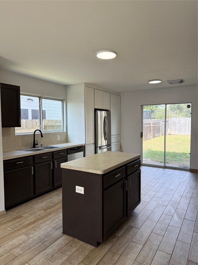 Foto del edificio - 20110 Mountain Dale Dr