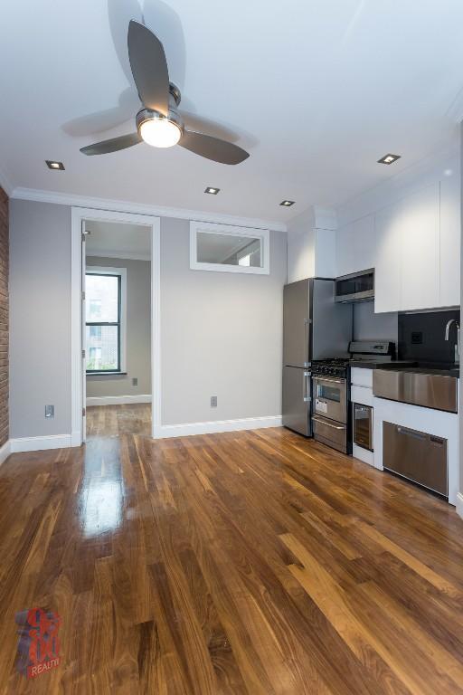 Building Photo - 229 1st Ave