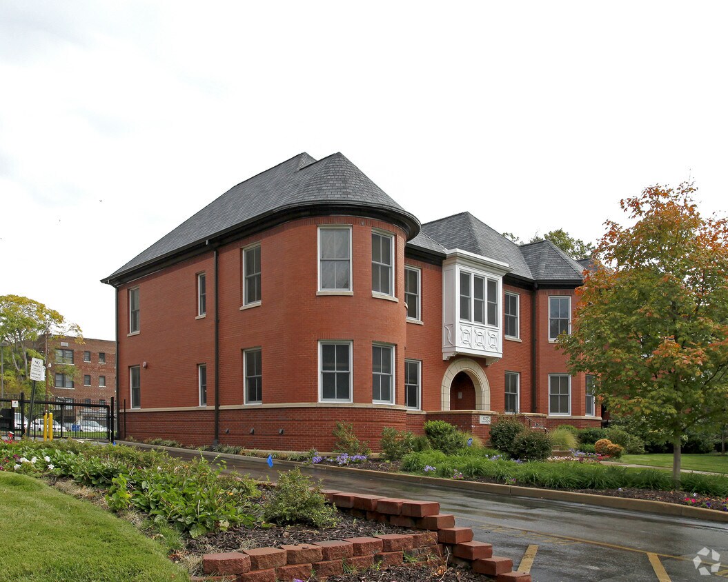 Foto principal - 4371 W Pine Blvd