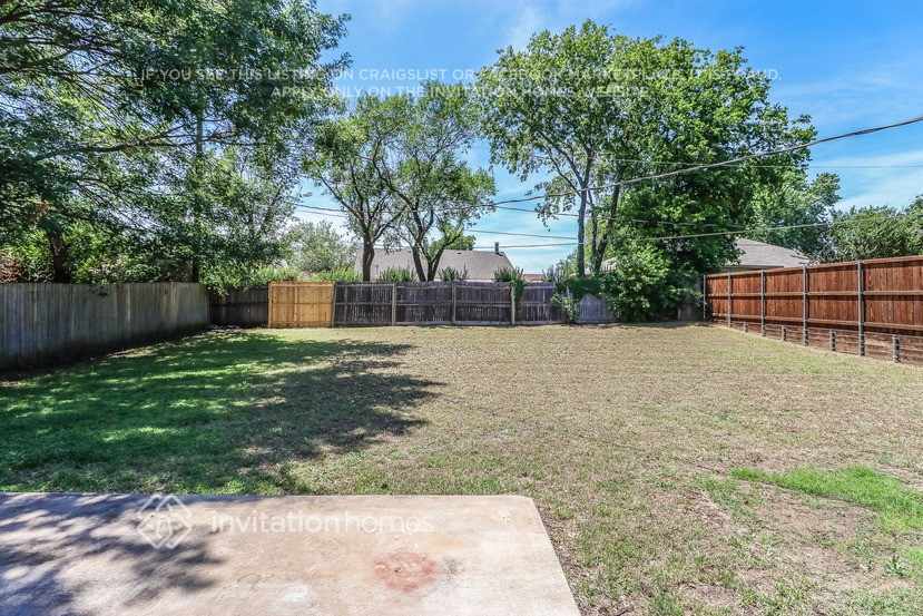 Building Photo - 3809 Wooddale Ct