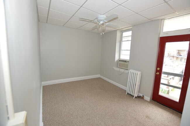 2R Bedroom - 3110 N Calvert St
