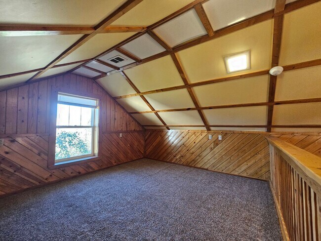 Foto del edificio - Studio Home Knotty Pine Cottage