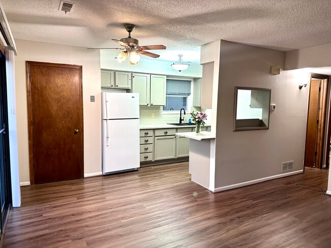 Building Photo - 1121 New Jersey St