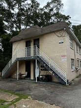 Building Photo - 1823 W 6th St