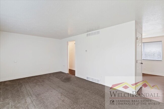 Foto del edificio - 2 Bedroom 1 Bath Duplex in Riverdale