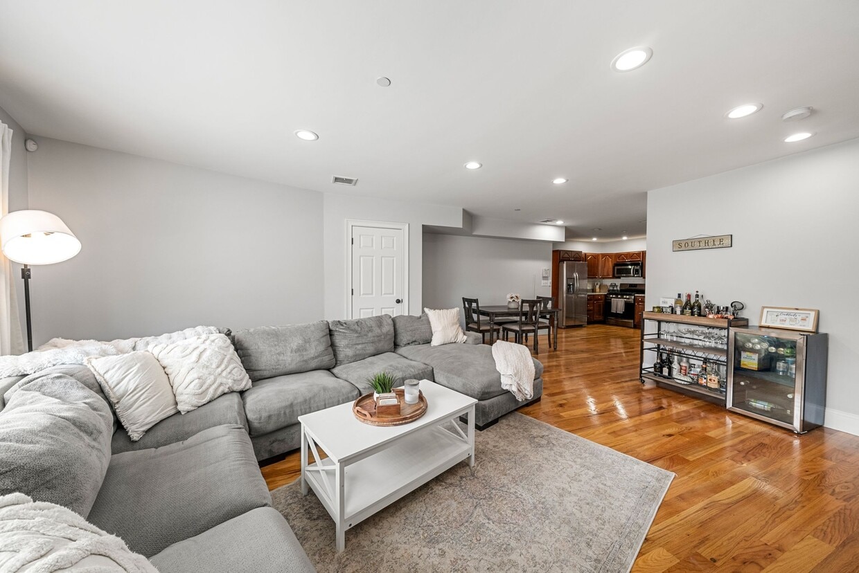 Foto principal - 120 W Seventh St