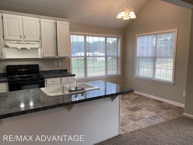 Building Photo - 3 br, 2 bath House - 1570 Snapping Shoals Rd