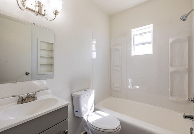 Interior Photo - Coronado 2