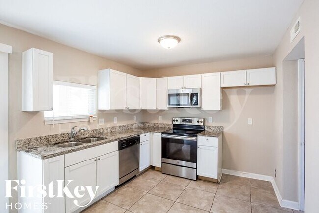 Building Photo - 11538 planewood Ct
