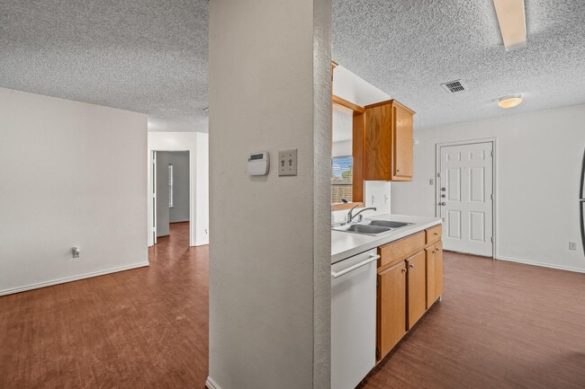 Building Photo - 2107 La Salle Ave