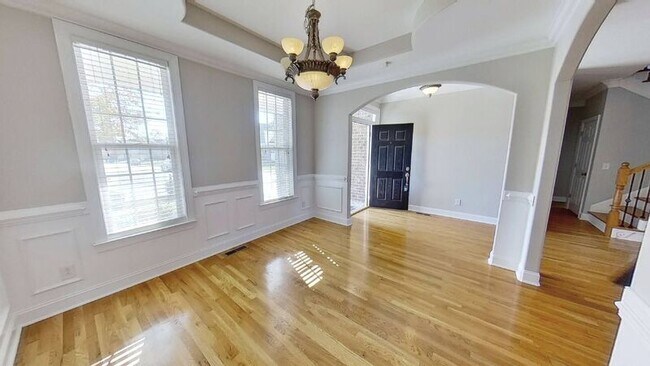 Foto del edificio - 850 Cameron Village Dr