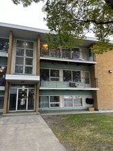 Building Photo - 443-443 Lorne St N