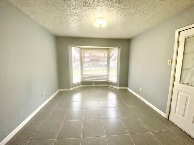 Foto del edificio - 10919 Dove Creek Cir