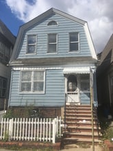 Building Photo - 63 Coit St