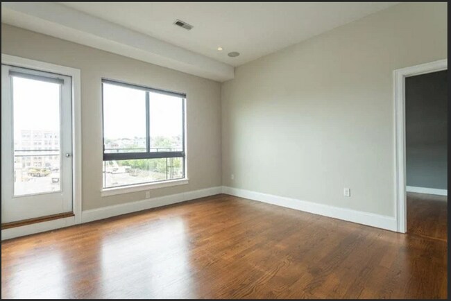 Foto del edificio - 295 D St
