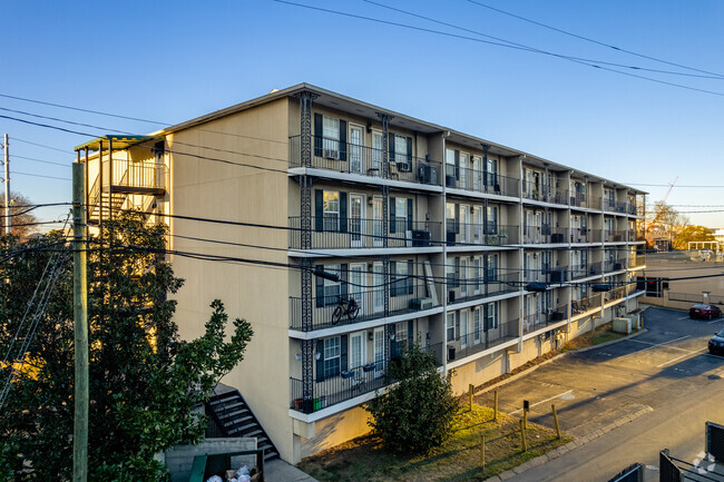 Foto del edificio - Elliston Place Quarters