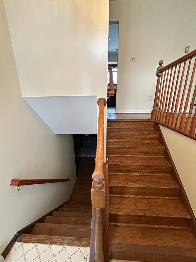 Building Photo - 3 bedroom, 2 1/2 Bath House- Boalsburg