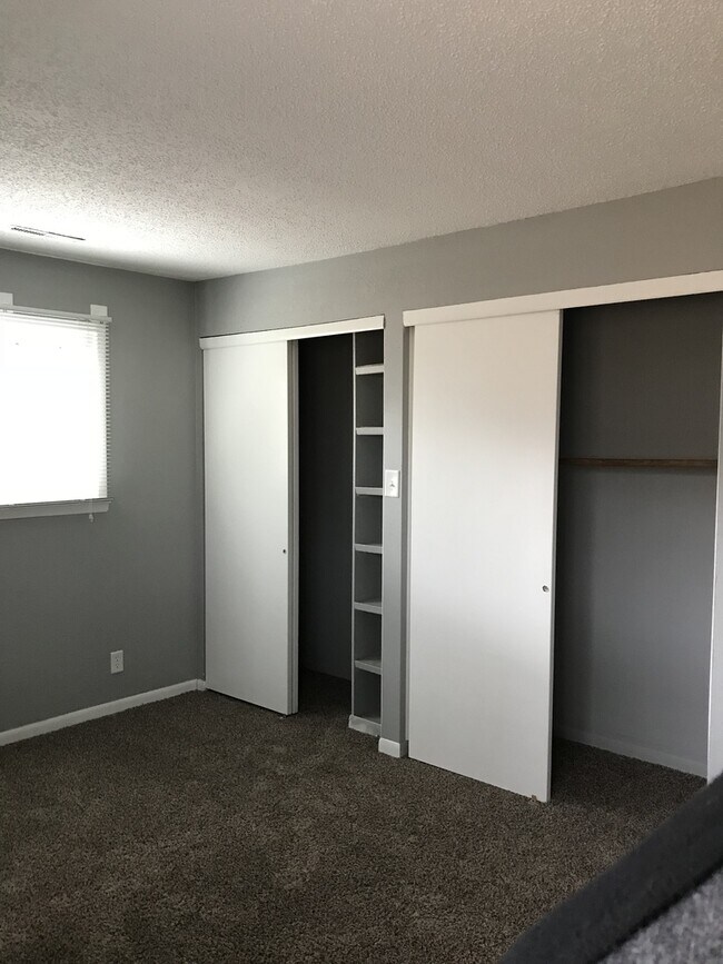 Building Photo - Secluded 3 Bedroom/1 Bath Ranch Home avail...