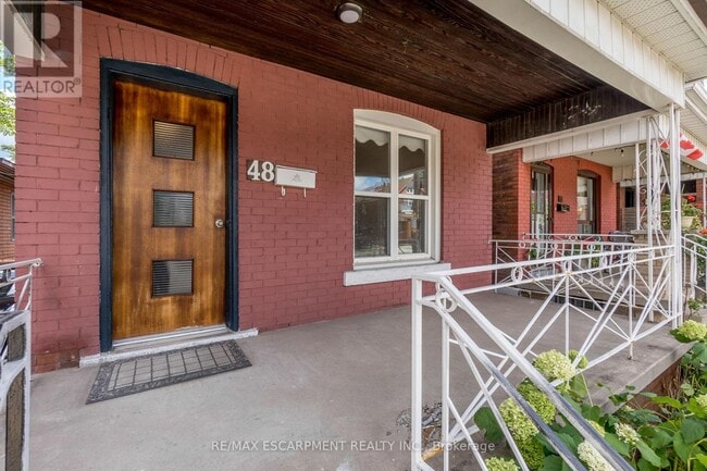 Photo du bâtiment - 48 Sherman Ave N