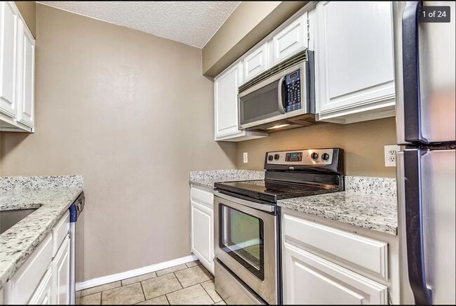 Kitchen - 11470 Audelia Rd