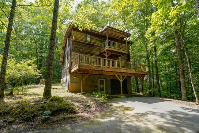 Photo - 480 Wingfield Way House
