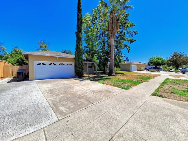 Building Photo - 2162 Tamie Ln
