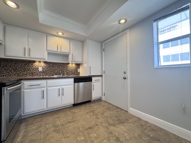 Building Photo - 4500 N Flagler Dr