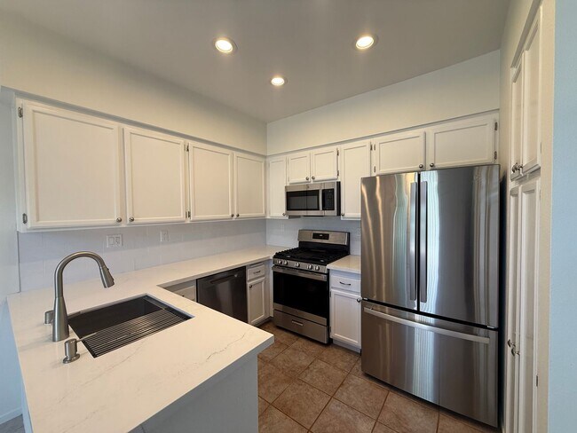 Foto del edificio - 3B/2.5BA 1,445 Home in Carmel Valley Now A...