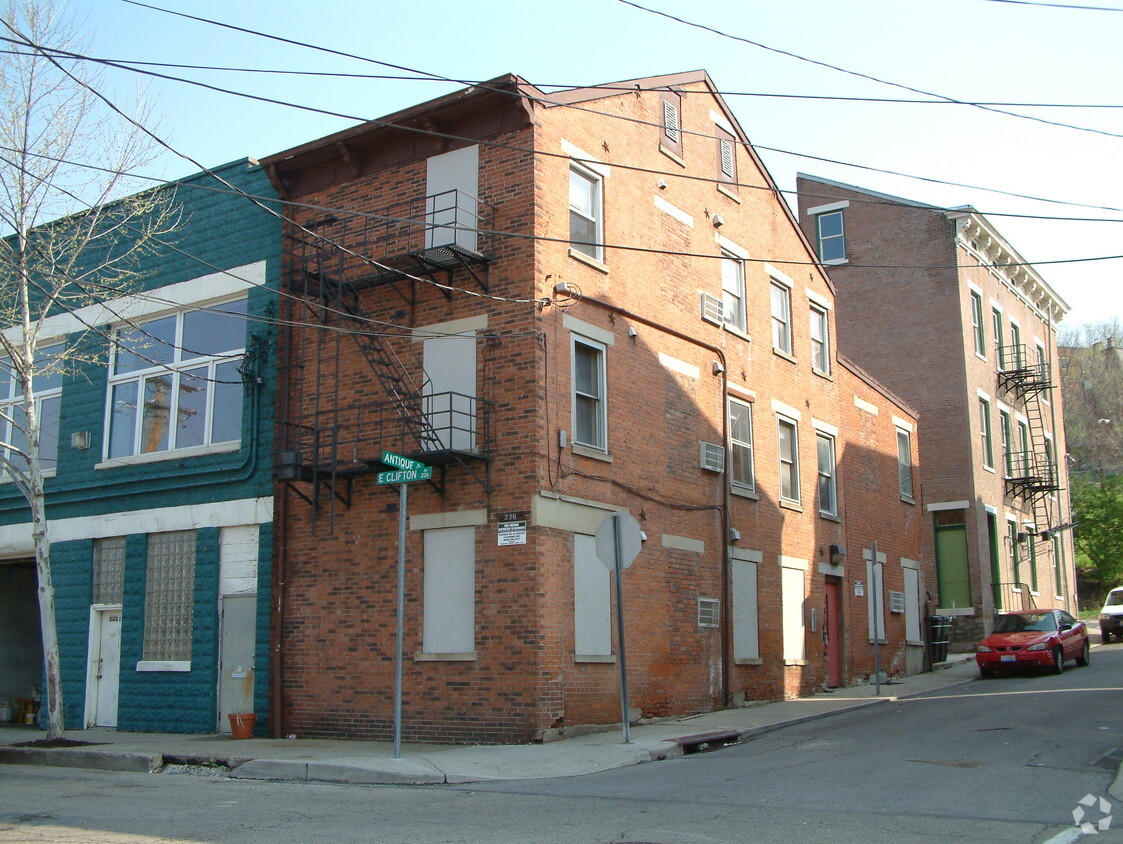 Building Photo - Karen Apartments