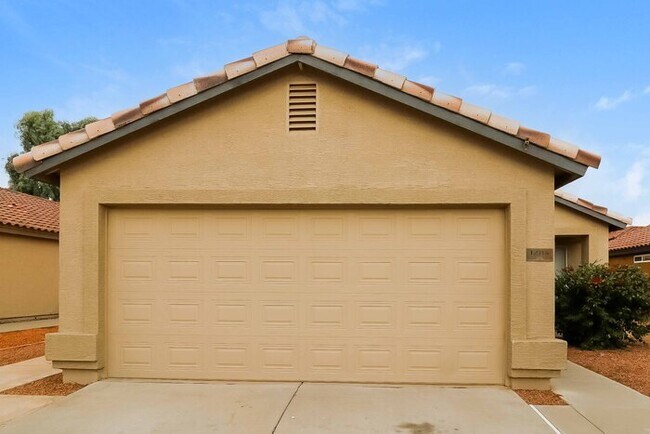 Building Photo - 12114 W Aster Dr