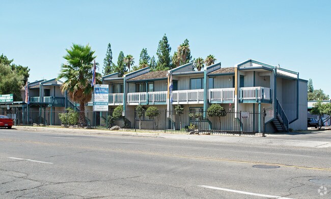 Foto del edificio - Maple Palace Luxury Apartments
