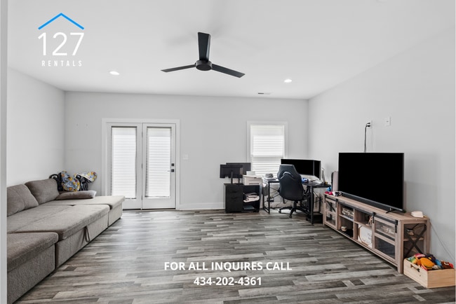 Foto del edificio - 3BR/2.5BA Townhome in Rustburg – Modern Am...