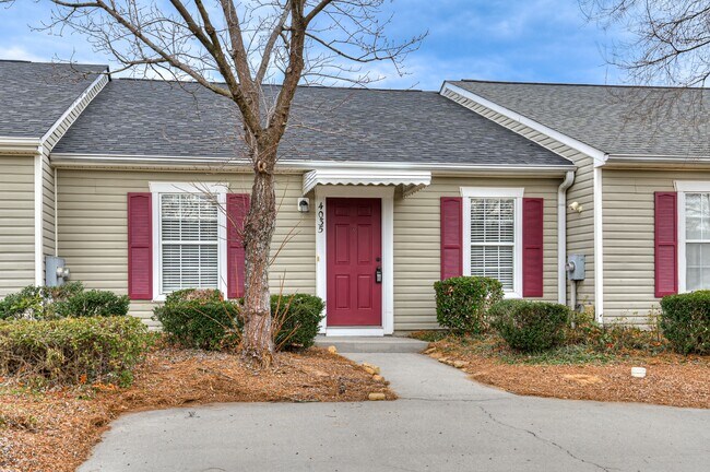 Foto del edificio - 4035 Calypso Dr