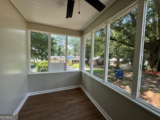 Building Photo - 1537 Orlando St SW