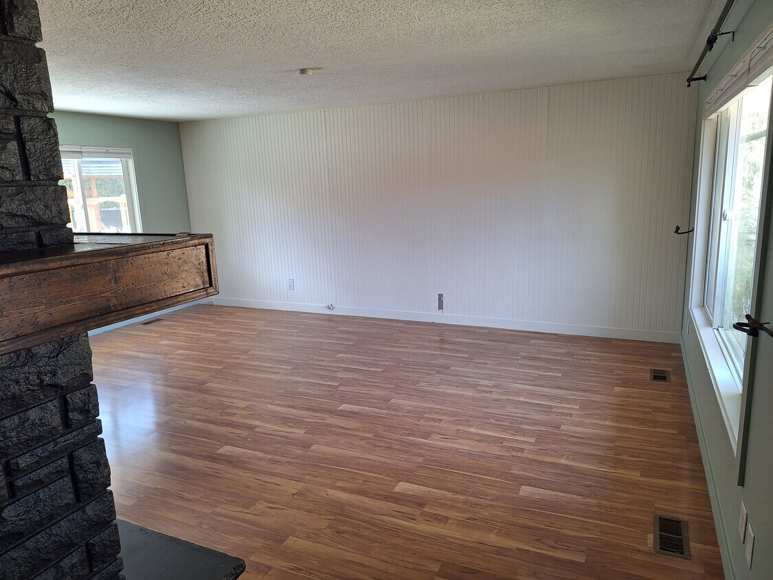 Foto principal - 2437 N Curtis Rd