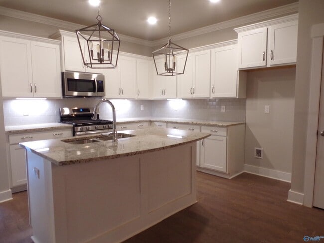 Building Photo - 118 Farmall Ln