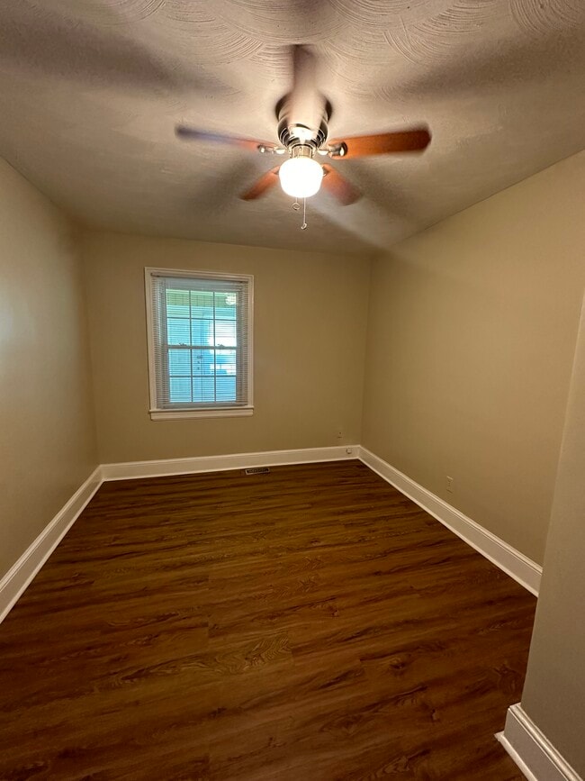 Building Photo - 107 Mitchell St