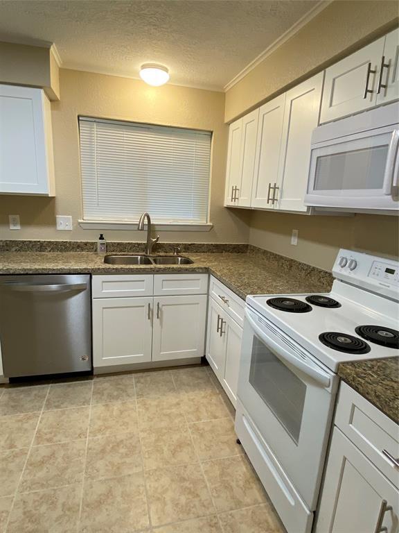 Foto del edificio - 16007 Bunker Ridge Rd