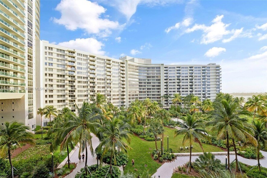 Foto principal - 1500 Bay Rd
