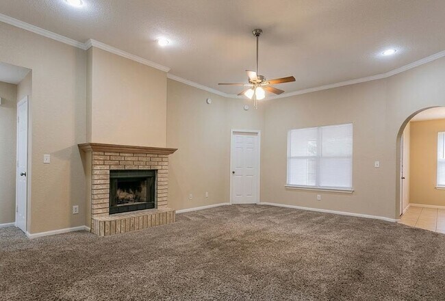 Foto del edificio - AVAILABLE 4/15/26 ; APPLY TODAY AT OUR WEBSITE!!!