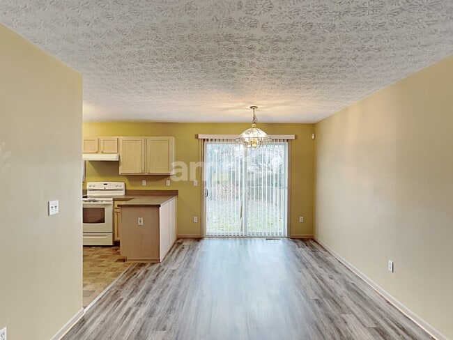 Building Photo - 2865 Oak Forest Drive