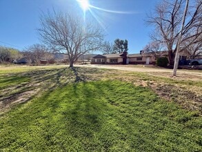 Building Photo - 977 W 400 S