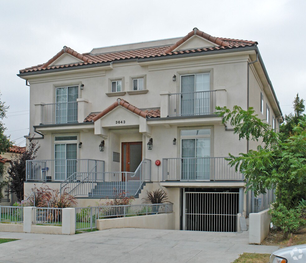 Foto del edificio - 3643 Dunn Dr