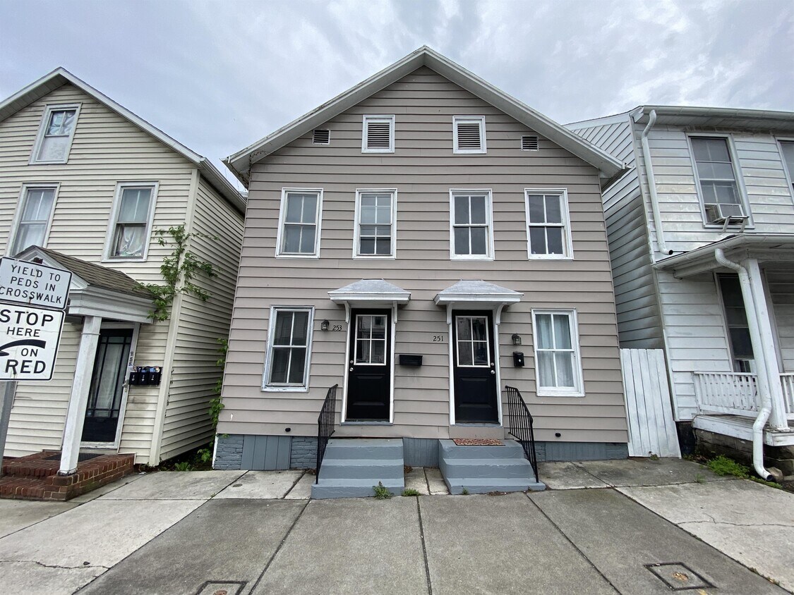 253 Chambersburg St, Gettysburg, PA 17325 House Rental in Gettysburg