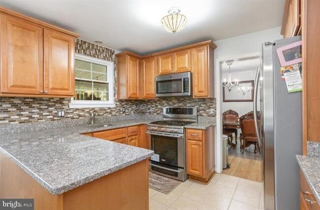 Foto del edificio - 6919 Rolling Rd