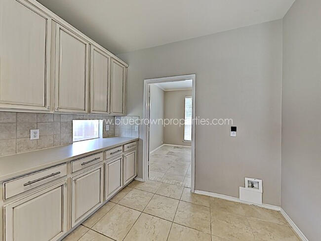 Foto del edificio - 2440 Kingsley Dr