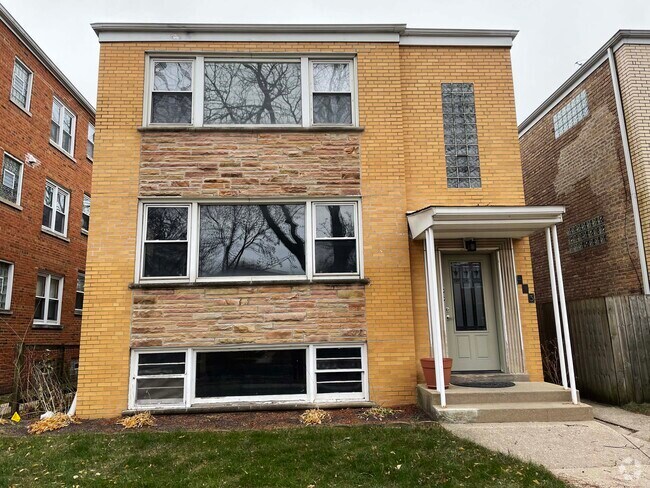 Building Photo - 413 Custer Ave