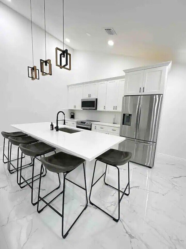 Foto del edificio - 1255 Periwinkle Pl