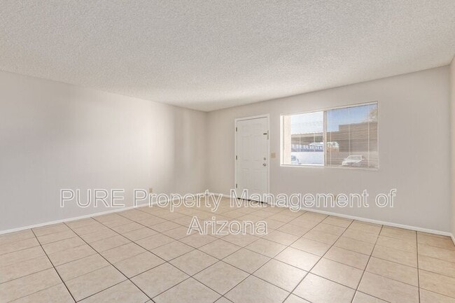 Building Photo - 700 W University Dr