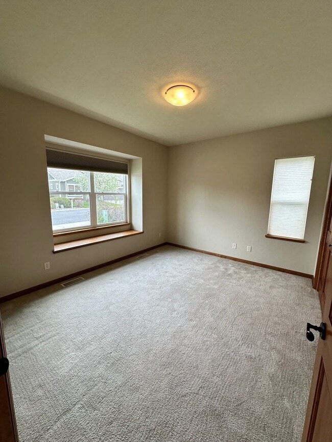 Foto del edificio - MIE451